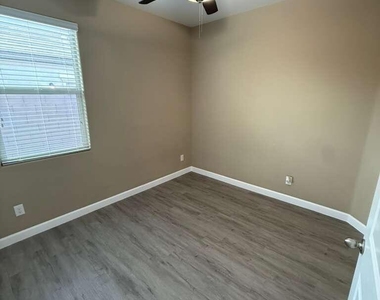 41326 W Jenna Lane - Photo Thumbnail 29