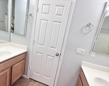 3483 W Morgan Lane - Photo Thumbnail 18