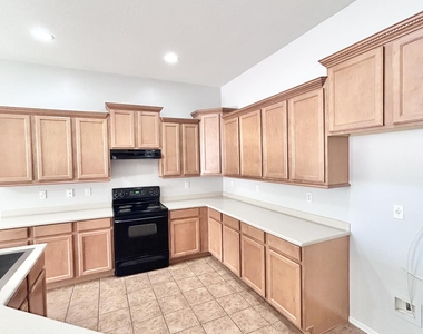 3483 W Morgan Lane - Photo Thumbnail 7