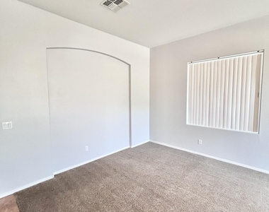 3483 W Morgan Lane - Photo Thumbnail 5