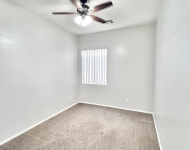 3483 W Morgan Lane - Photo Thumbnail 15