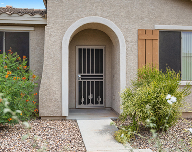 42406 W Falling Star Drive - Photo Thumbnail 1