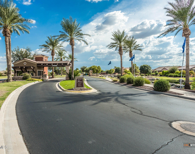42406 W Falling Star Drive - Photo Thumbnail 22