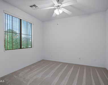 42406 W Falling Star Drive - Photo Thumbnail 16