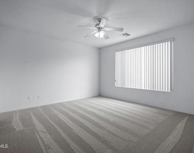 42406 W Falling Star Drive - Photo Thumbnail 11