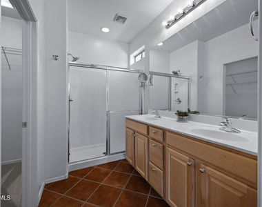 42406 W Falling Star Drive - Photo Thumbnail 12