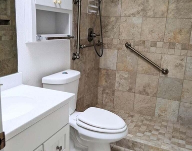 7733 E Columbine Way - Photo Thumbnail 8