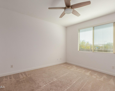8911 W Solano Drive - Photo Thumbnail 13