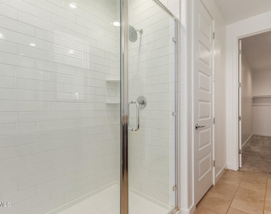 8911 W Solano Drive - Photo Thumbnail 18