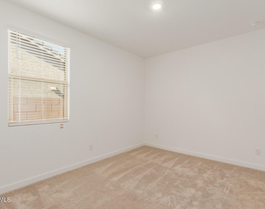 8911 W Solano Drive - Photo Thumbnail 21