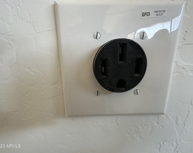 8911 W Solano Drive - Photo Thumbnail 28