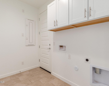 8911 W Solano Drive - Photo Thumbnail 27