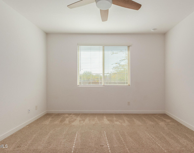 8911 W Solano Drive - Photo Thumbnail 16