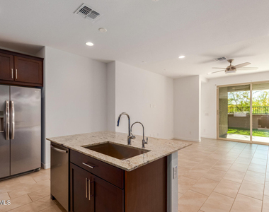 8911 W Solano Drive - Photo Thumbnail 12
