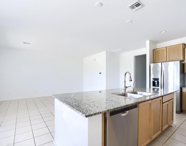36426 N Tatonga Trail - Photo Thumbnail 6