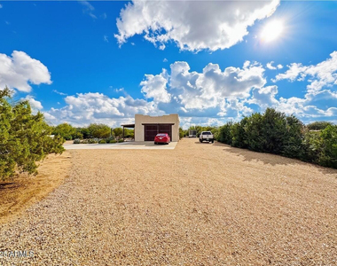 1033 E Irvine Road - Photo Thumbnail 1