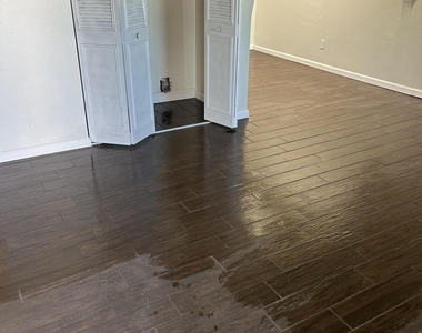 2524 S Yavapai Road - Photo Thumbnail 6