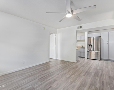 12440 N 20th Street - Photo Thumbnail 2