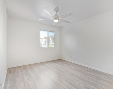 12440 N 20th Street - Photo Thumbnail 7