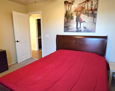 121 W Hackberry Drive - Photo Thumbnail 6
