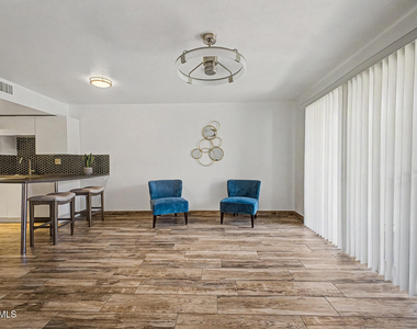 1351 N Pleasant Drive - Photo Thumbnail 9