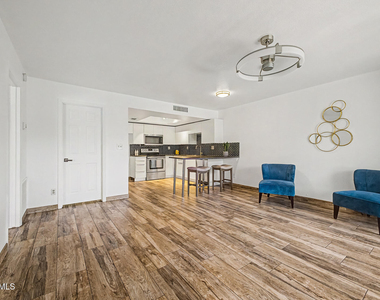 1351 N Pleasant Drive - Photo Thumbnail 8