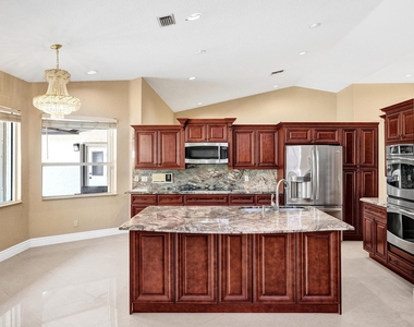 10255 Guatemala Street - Photo Thumbnail 12