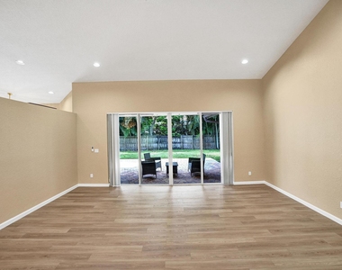 10255 Guatemala Street - Photo Thumbnail 3