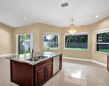 10255 Guatemala Street - Photo Thumbnail 8