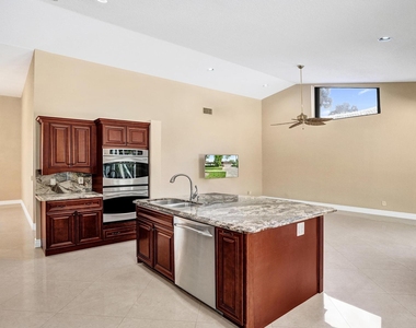 10255 Guatemala Street - Photo Thumbnail 10