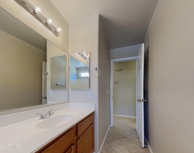 1563 S 225th Lane - Photo Thumbnail 12