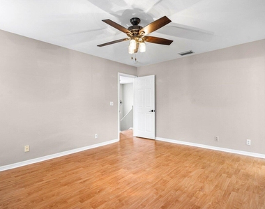 4303 Nw 1st Drive - Photo Thumbnail 25