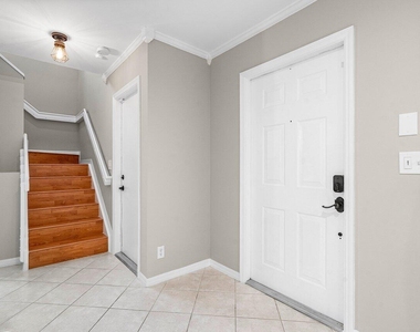 4303 Nw 1st Drive - Photo Thumbnail 2