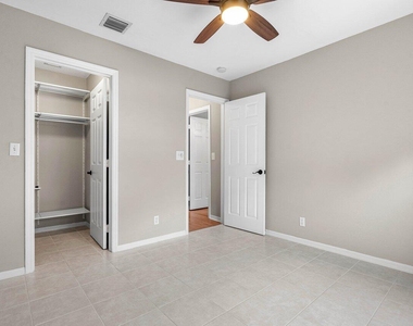 4303 Nw 1st Drive - Photo Thumbnail 21