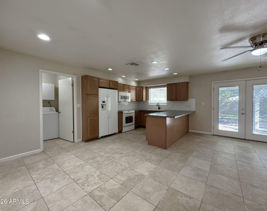 254 E Auburn Drive - Photo Thumbnail 15