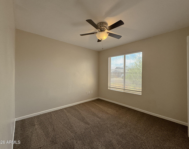 254 E Auburn Drive - Photo Thumbnail 6