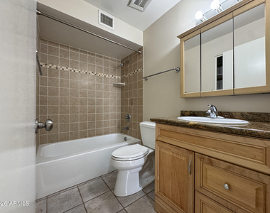 254 E Auburn Drive - Photo Thumbnail 8
