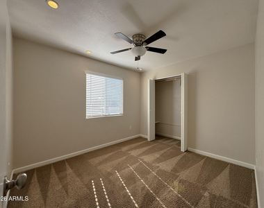 254 E Auburn Drive - Photo Thumbnail 9