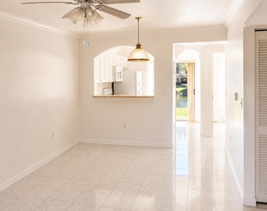 925 Ne 34 Avenue - Photo Thumbnail 2