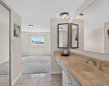 4140 Nw 44th Avenue - Photo Thumbnail 28