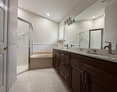 5140 Marla Drive - Photo Thumbnail 3