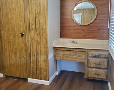 2650 W Union Hills Drive - Photo Thumbnail 13