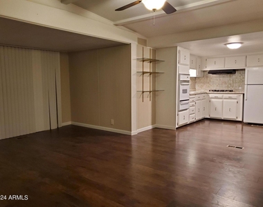 2650 W Union Hills Drive - Photo Thumbnail 3
