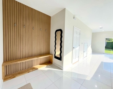 1030 Crystal Way - Photo Thumbnail 1