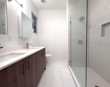1030 Crystal Way - Photo Thumbnail 9