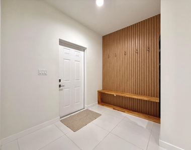 1030 Crystal Way - Photo Thumbnail 2