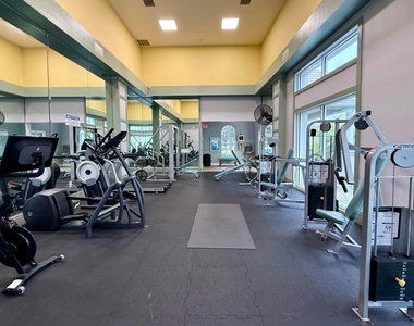 1030 Crystal Way - Photo Thumbnail 22
