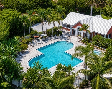 1030 Crystal Way - Photo Thumbnail 26