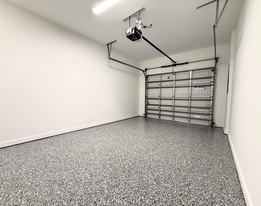 1030 Crystal Way - Photo Thumbnail 18