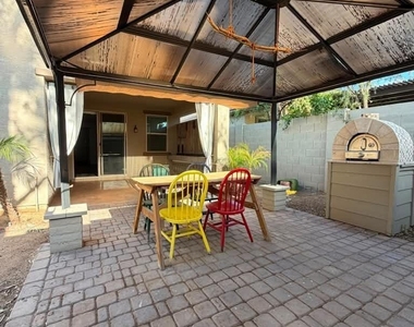 7712 S 36th Way - Photo Thumbnail 13